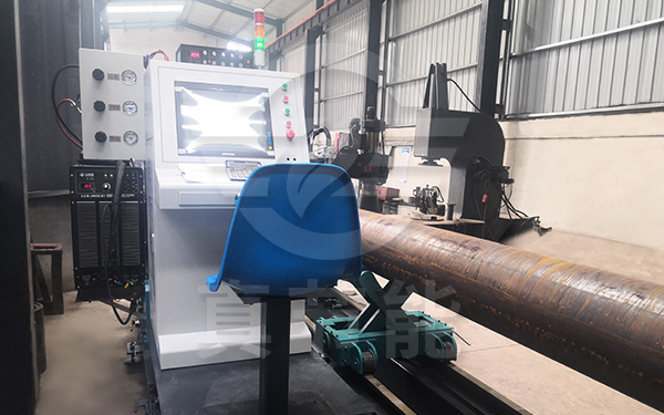 圓管相貫線切割機(jī)器人試車運(yùn)行2 圓管相貫線切割機(jī)器人試車運(yùn)行2